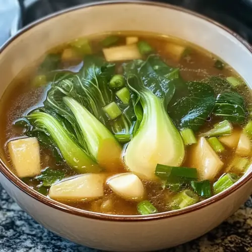 Bok Choy Suppe mit Knoblauch und Ingwer