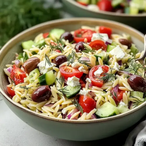 Schneller mediterraner Orzo-Pastasalat